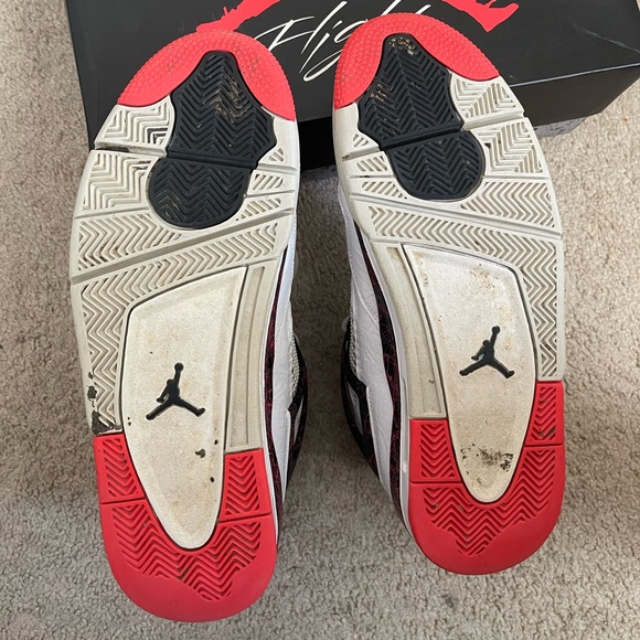 Air Jordan 4 Retro ‘Pale Citron’ - Size Men’s 13 - Picture 8 of 9